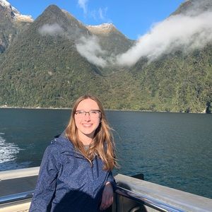 Meet your Posher, Emily